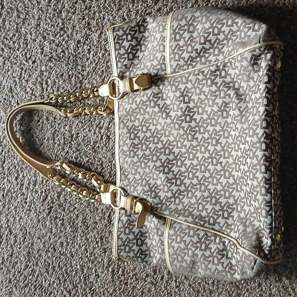 DKNY large monogram 2 way purse - Picture 6 of 16